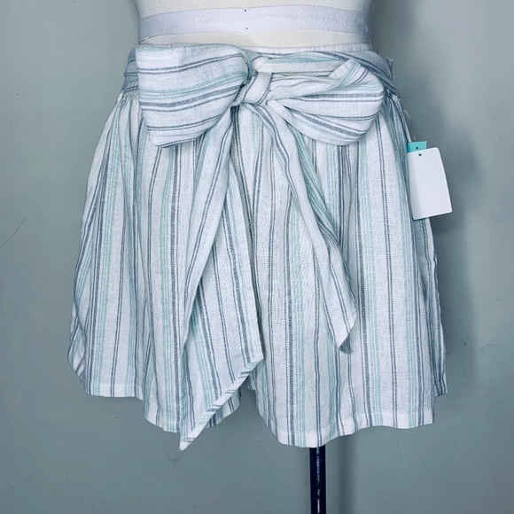 Abound Pants - Abound Front Tie Linen Shorts